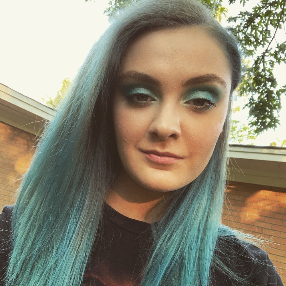 Meet your Posher, Leah